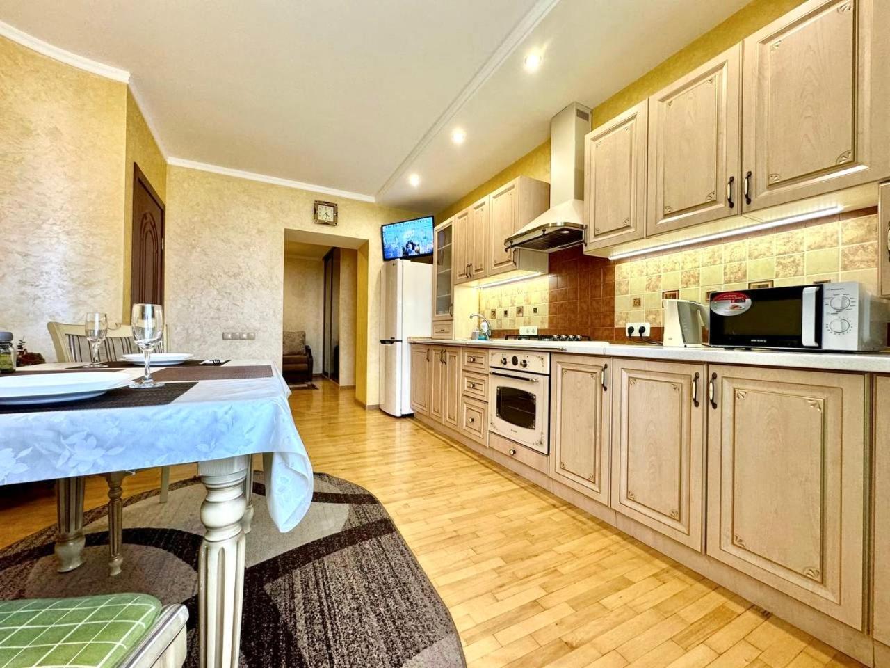 Apartpoltava: Elegant Spacious Apartments near Agrarian University Exterior photo